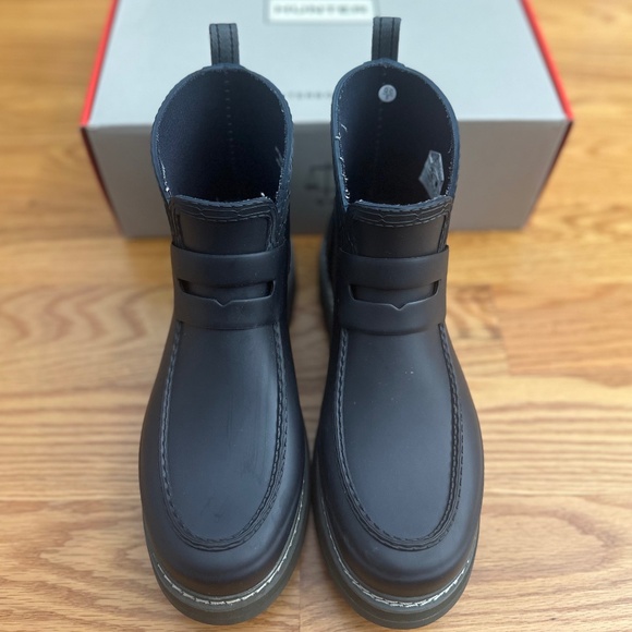 Hunter Women's Refined Stitch Loafer Boots (9) - Picture 9 of 13